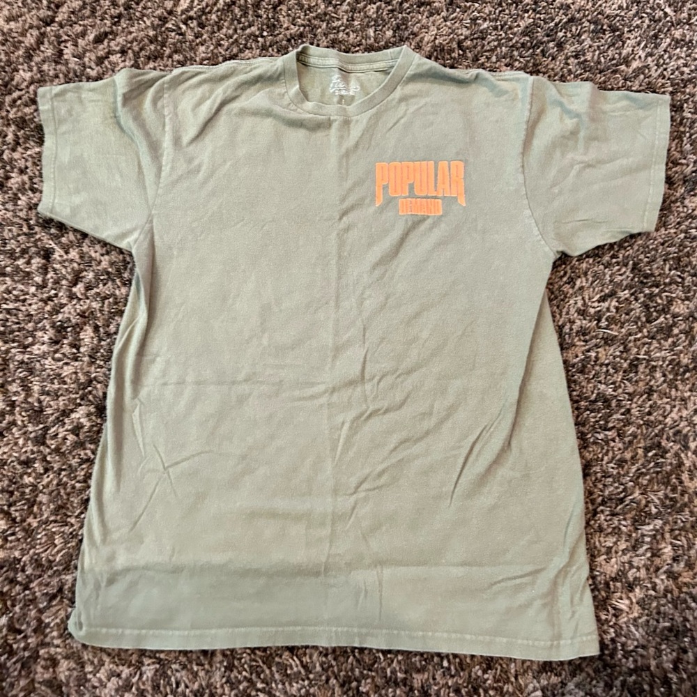 Gently used Men’s Popular Demand T-shirt